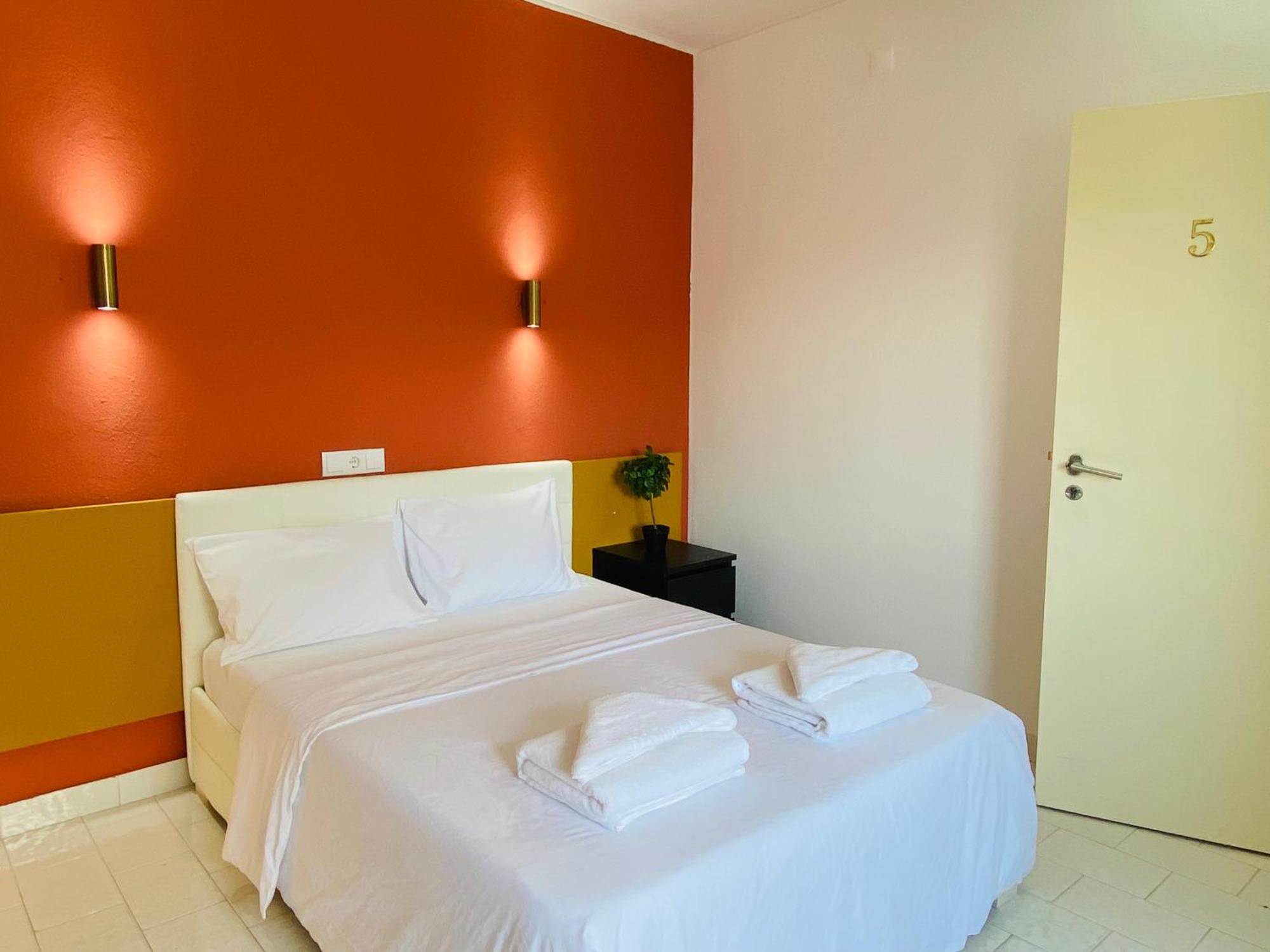 Central Atlantic Beach Guesthouse Costa de Caparica Buitenkant foto