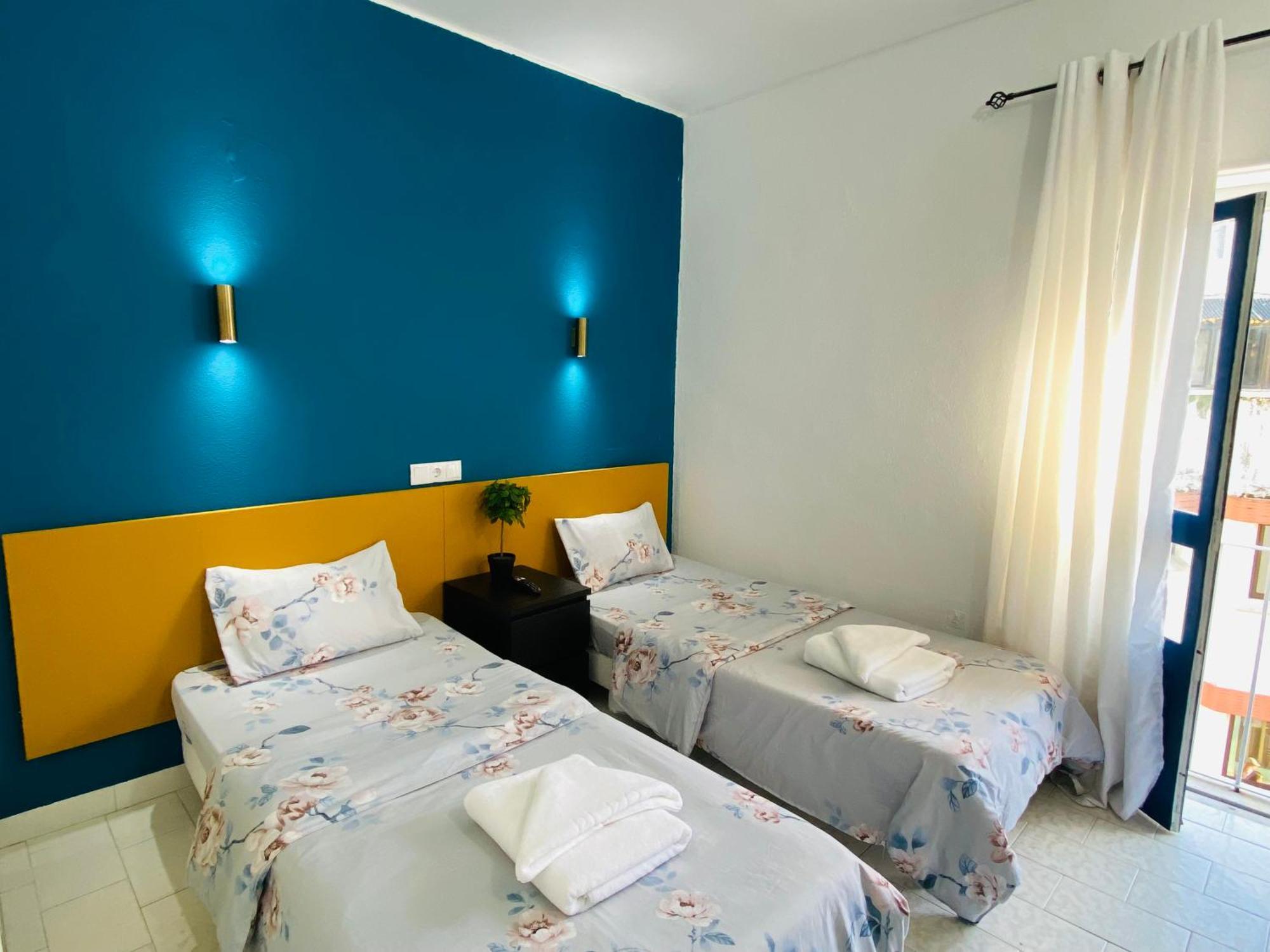 Central Atlantic Beach Guesthouse Costa de Caparica Buitenkant foto